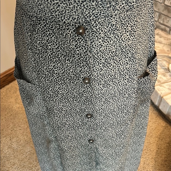 Sienna Sky Gray Casual V-Neck Cap Sleeve Midi Dress - Picture 5 of 7